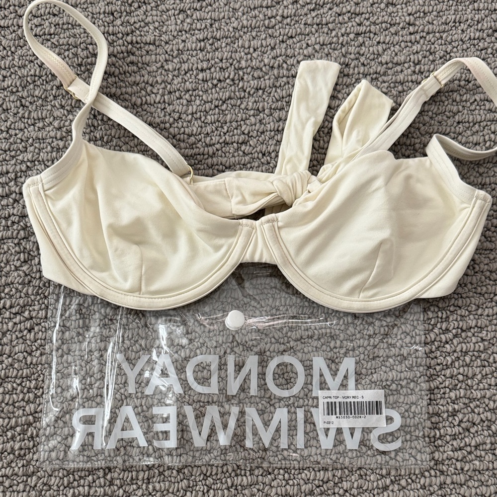 Monday Swimwear- Capri Top- Ivory - Picture 2 of 3